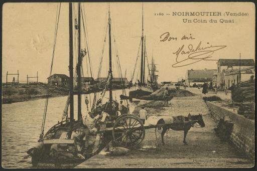 Le chargement du sel dans le port de Noirmoutier.